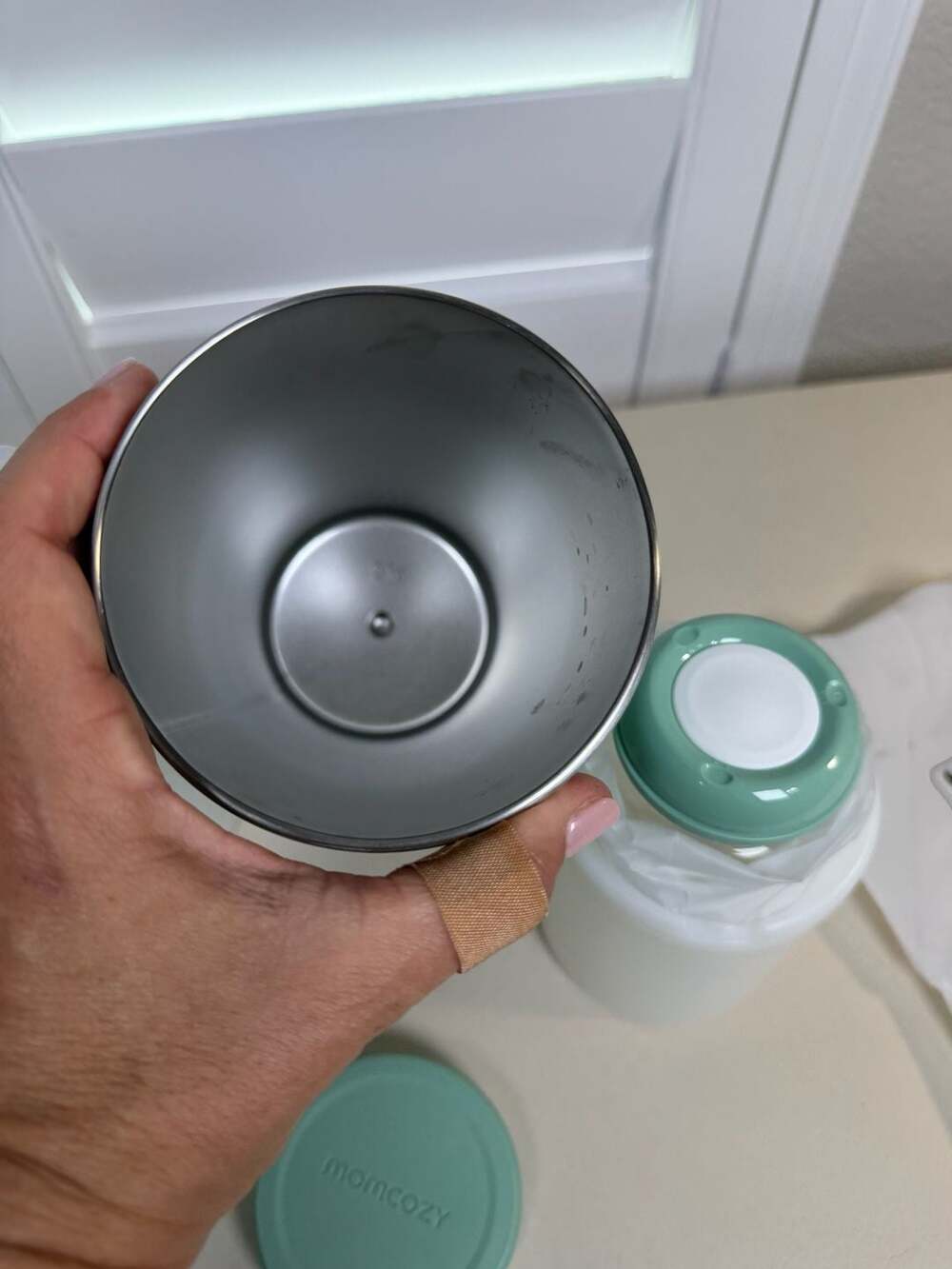 Momcozy CM01 Portable Breast Milk Cooler - Picture 3 of 5